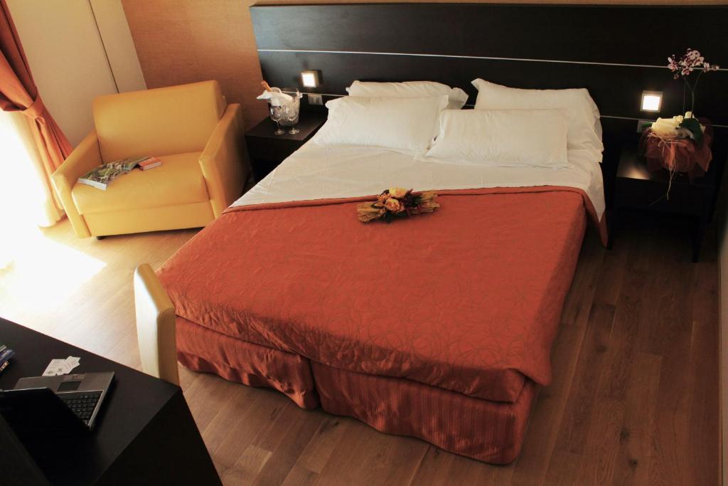 Hotel Rioverde Pralormo Quarto foto